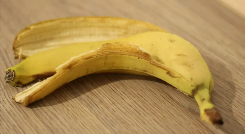 8 Brilliant Uses for Banana Peels That You Never Knew About