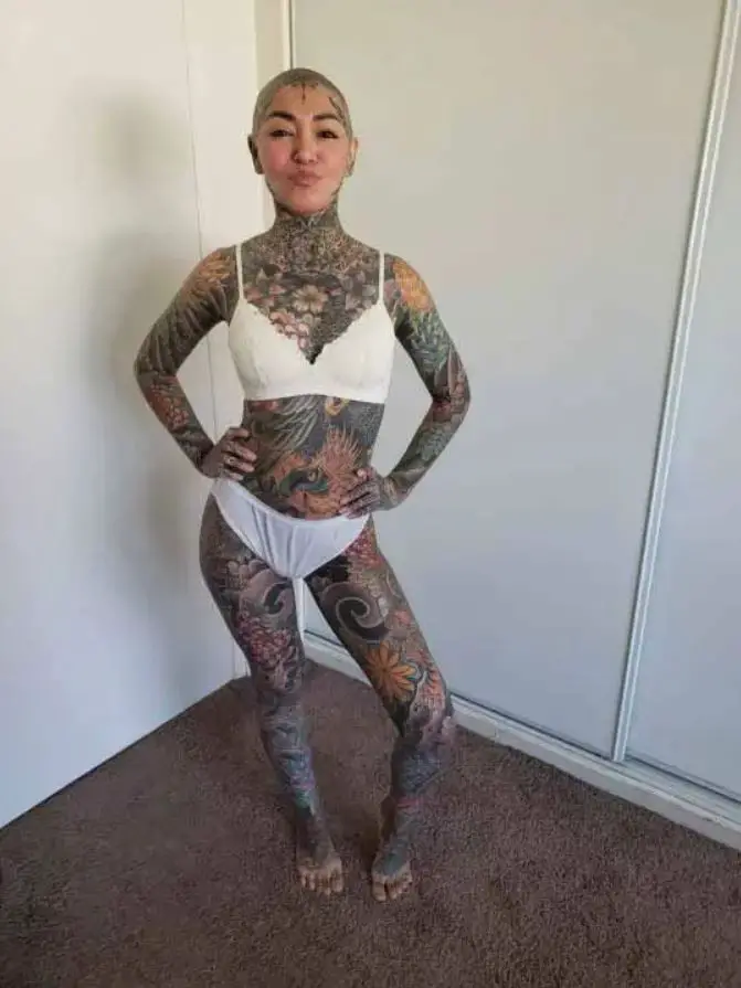 Woman Spends More Than 27 000 On Tattoos She Tattooed All Her Body
