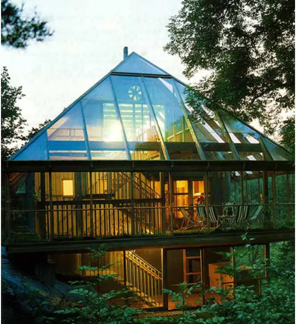 This Swedish Couple Built A Greenhouse Around Their Home To Stay Warm ...